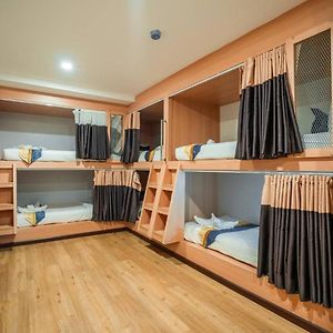 Dormitory Room Mixed